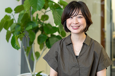 卒業生・芦田 実津穂さん）